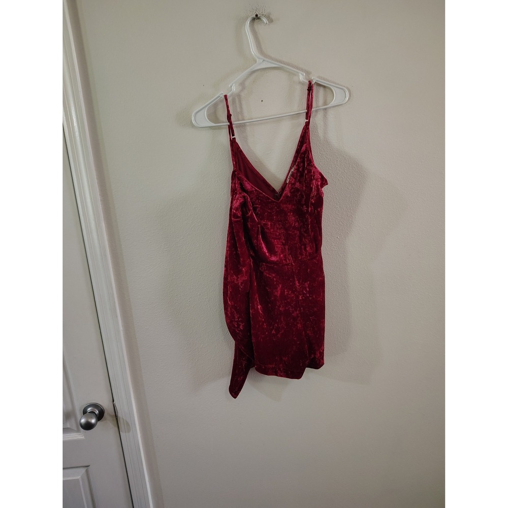 Essue Red Crushed Velvet Wrap Romper V-Neck Adjustable Straps Size Medium